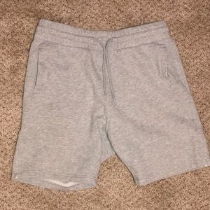 Men’s H&M Fleece 5’ inseam sweat shorts